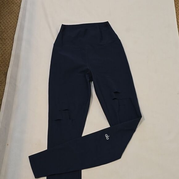 High-waist, Ripped Warrior Legging- Alo yoga xs - Picture 1 of 7
